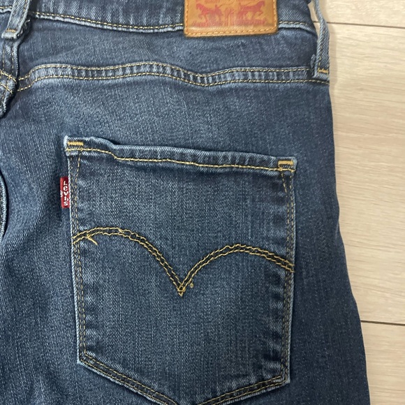 High Rise Skinny Levi’s - Picture 4 of 4